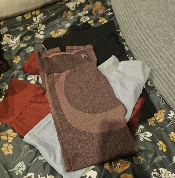 4 PINK seamless leggings bundle! - Picture 8 of 8